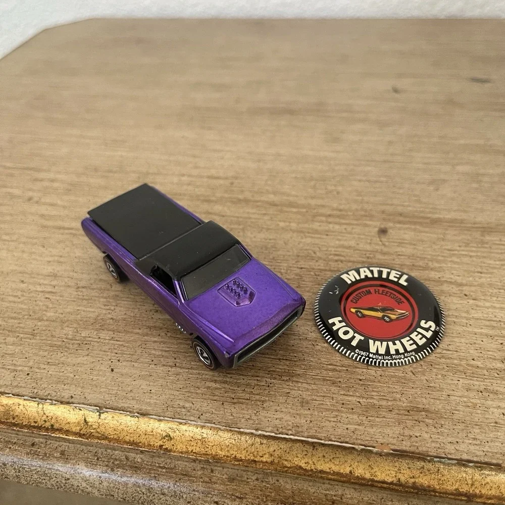 1968 Hot Wheels Redline Custom Fleetside Spectraflame Purple USA + Button